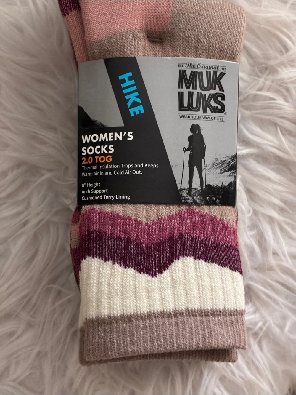 NWT Muk Luks 3 pack Women's Hike socks with a 2.0 TOG thermal insulation.